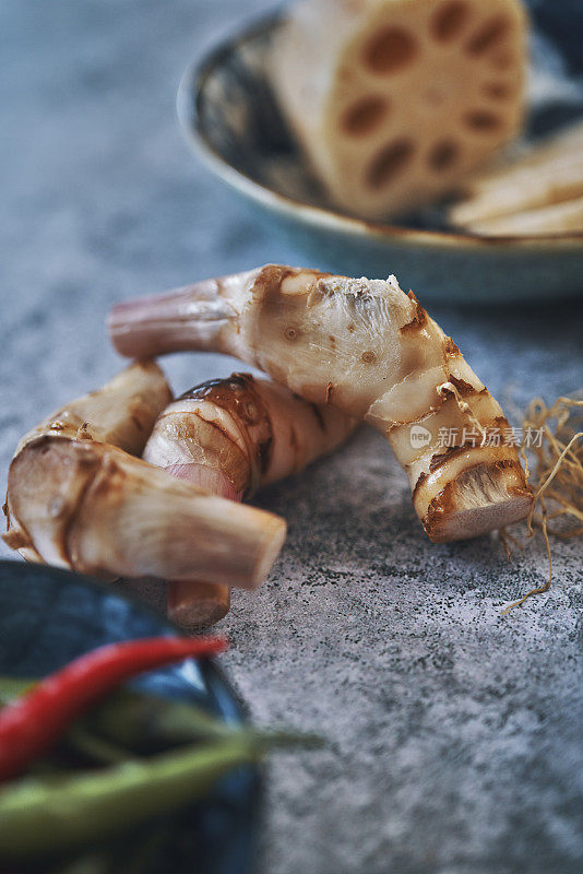 泰国茄子，辣椒，泰国芦笋，莲藕，辣椒，豆芽，豆腐