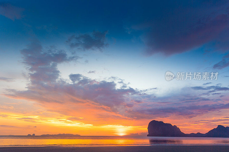 宽镜头美丽的风景热带海滩海在泰国南部亚洲