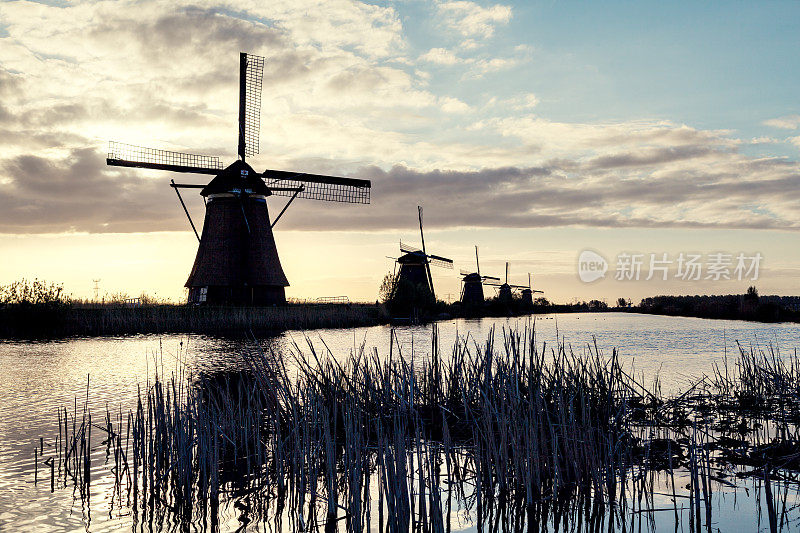 风车在Kinderdijk