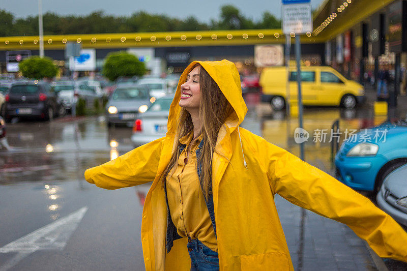 享受雨的味道