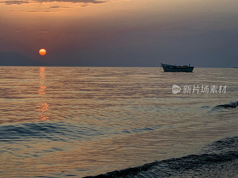 日落在岸上