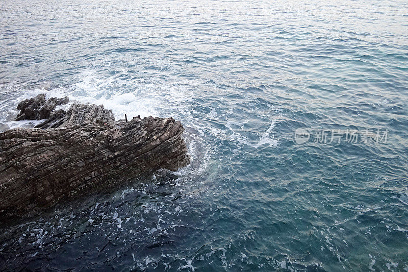 岩石海滩