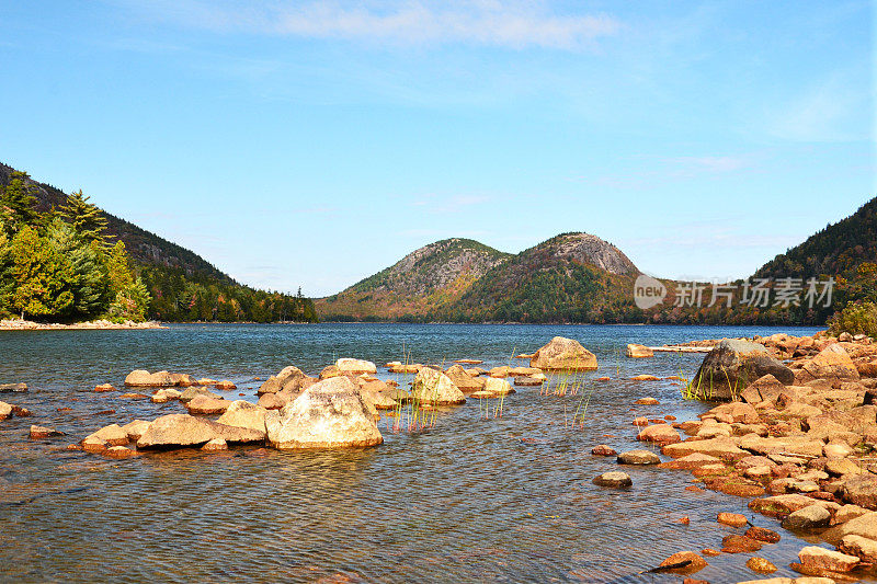 约旦池塘的泡泡山