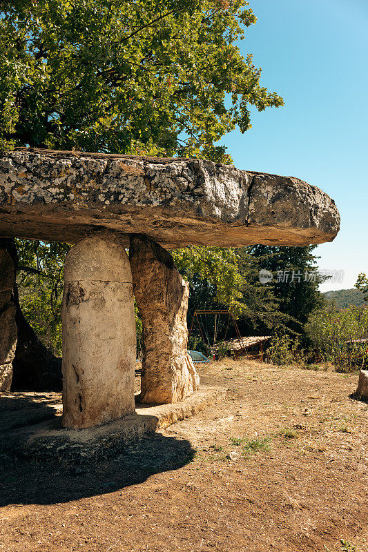 法国普罗旺斯德拉圭尼昂的Dolmen