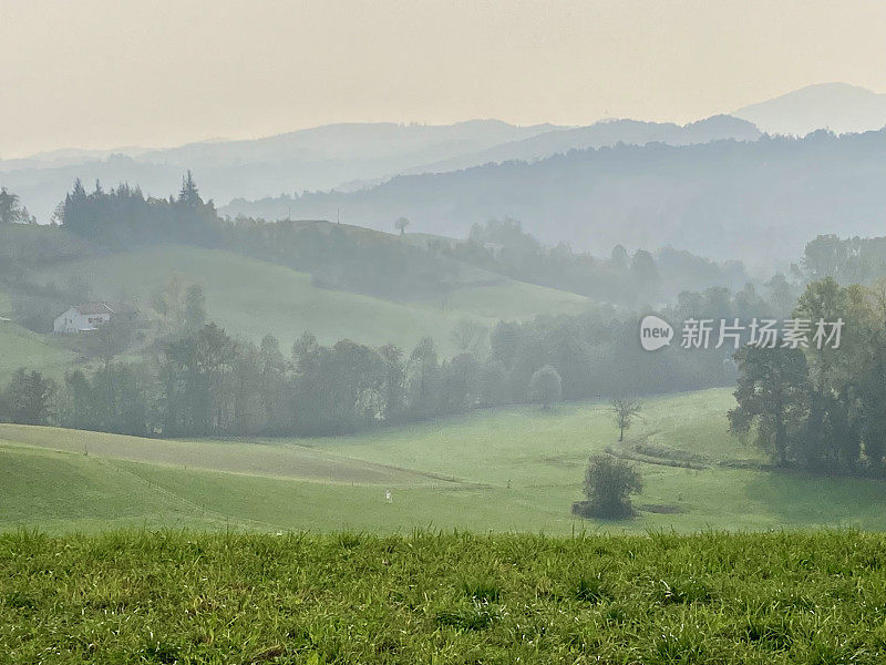 意大利-皮埃蒙特地区-勒朗河景观