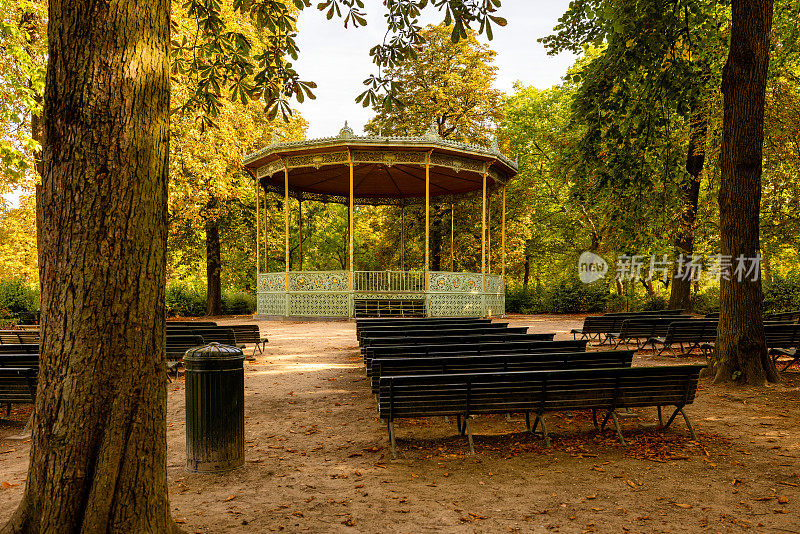欧洲首都比利时布鲁塞尔中央公园的一个亭子