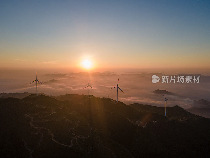 《太阳下山的云海与风力》