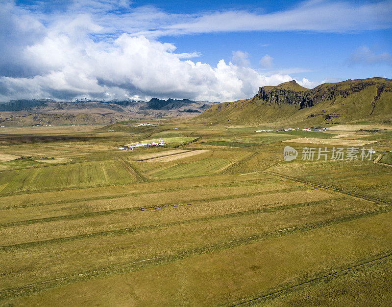 冰岛Reynisfjara海滩背后的风景