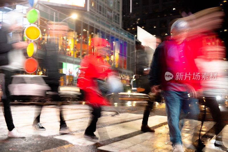 纽约时报广场长期暴露在行人交通中