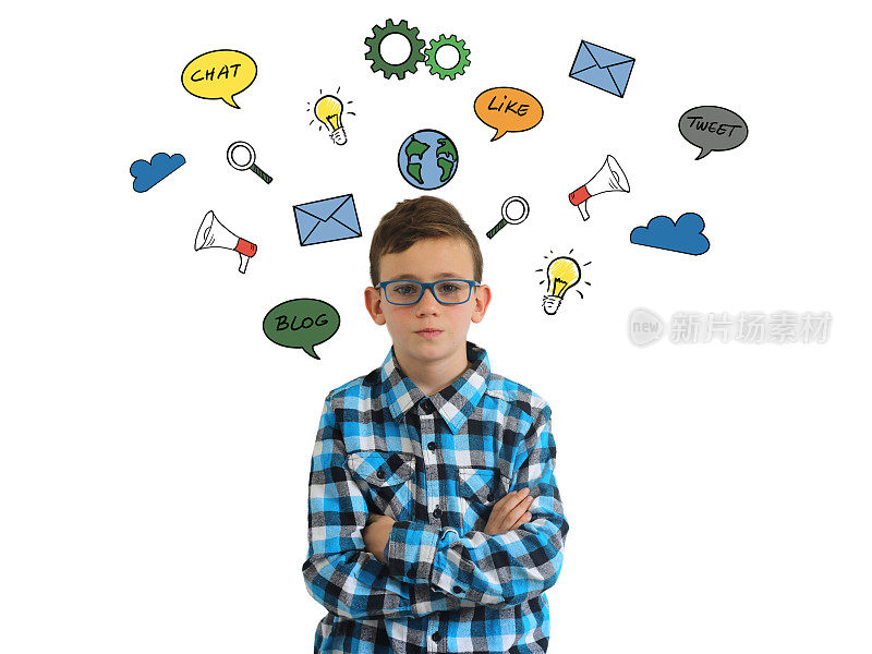 小男孩认为选择想法社交媒体传播