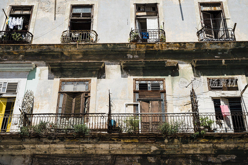 古巴哈瓦那旧城区的街景