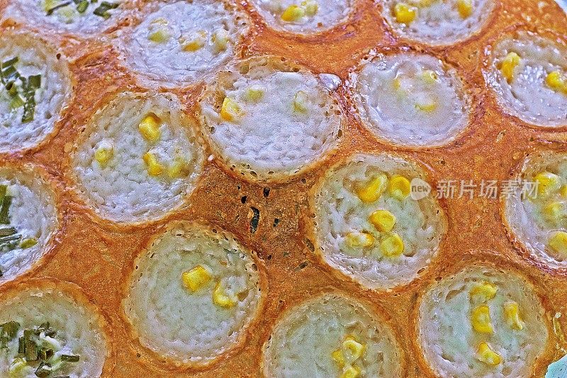 泰式甜点――玉米椰奶煎饼。