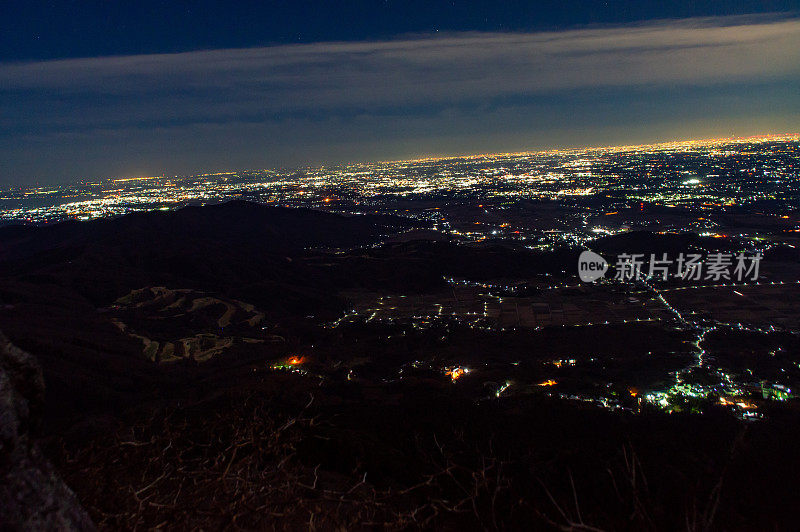 日本茨城县筑波山的夜景