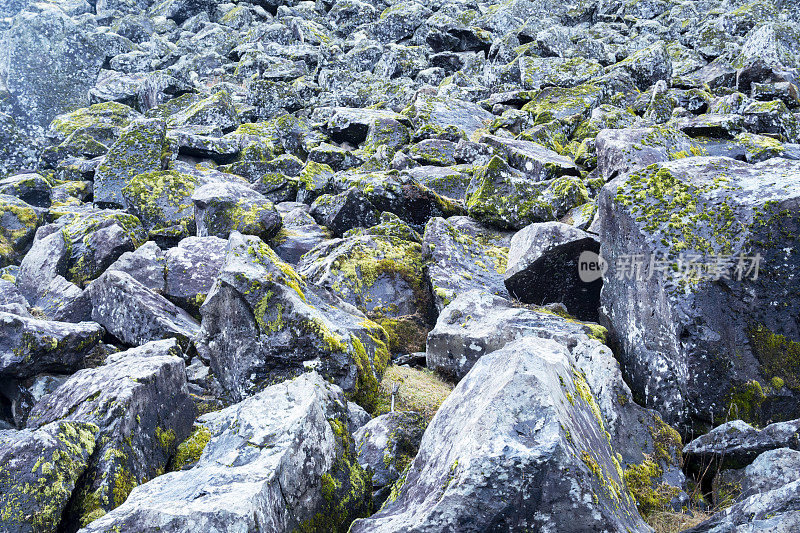 阿尔山大峡谷的火山岩