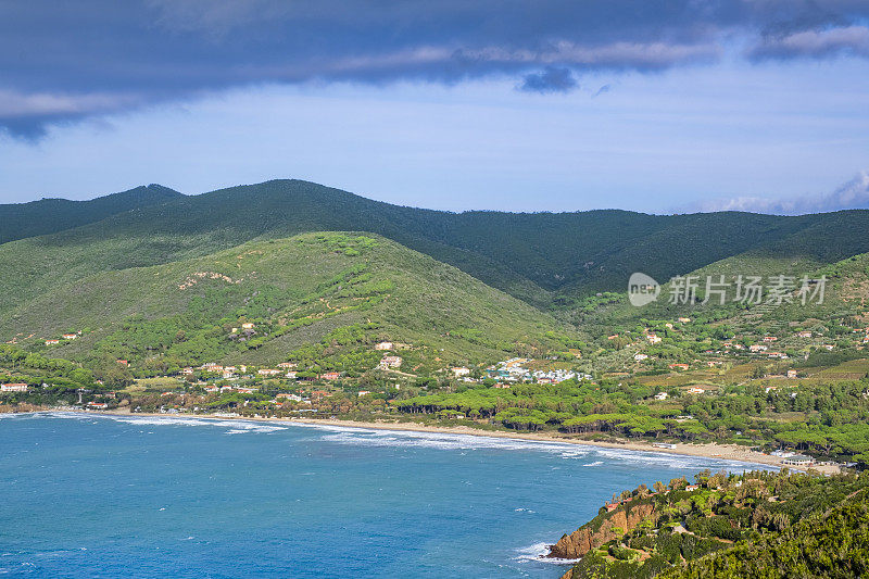 厄尔巴岛的拉科纳海滩(意大利托斯卡纳群岛)