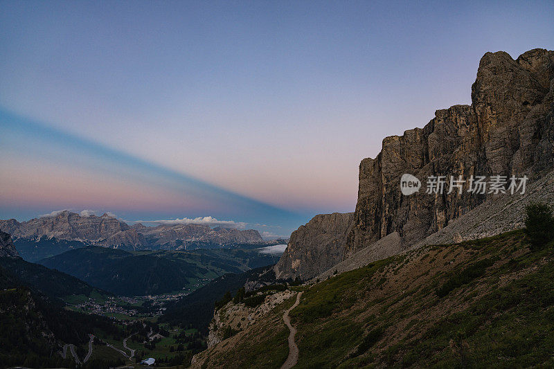 Dolomites上的户外标志性景观:从帕索塞拉全景