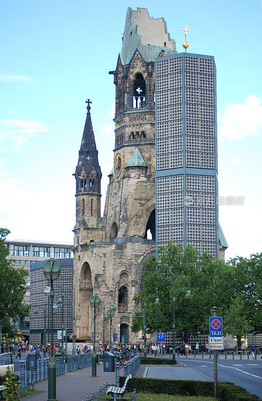 德皇威廉纪念教堂在第二次世界大战中被毁。德国柏林。