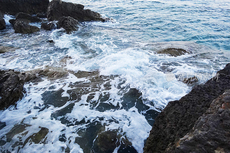 岩石海滩