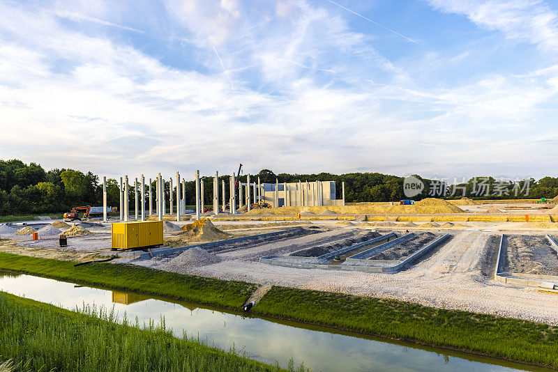 地基:大型建筑工地的地基