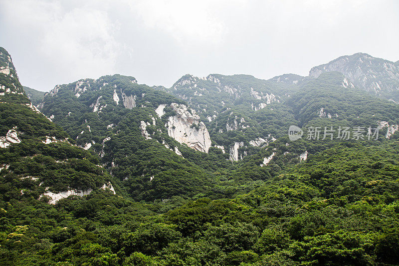 中国河南省嵩山少林寺国家公园的自然景观