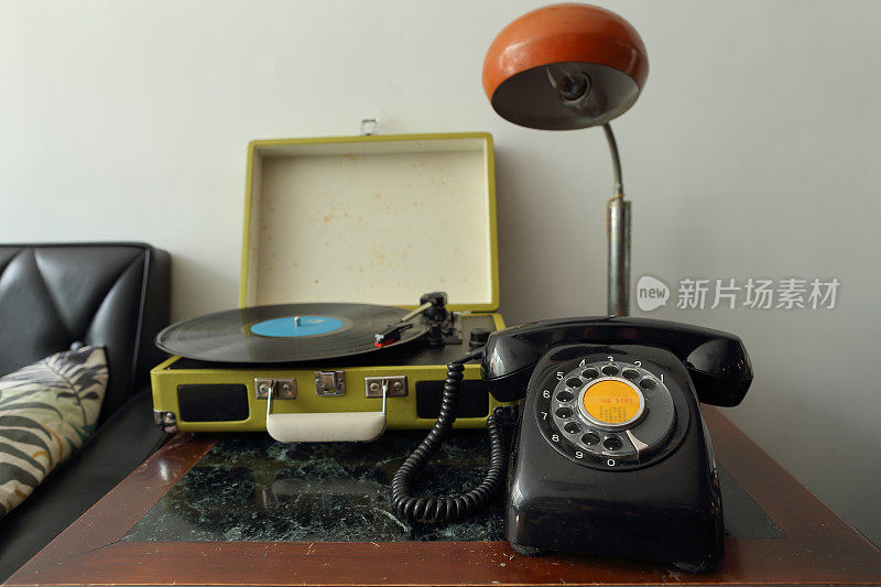黑色古董拨号电话留声机记录