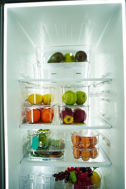 冰箱里的水果。