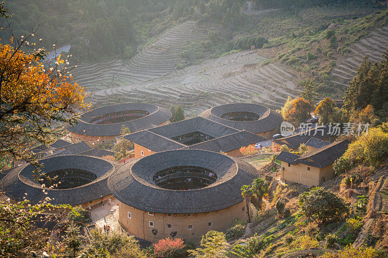 福建土楼，是中国古老的传统乡村民居鸟瞰图。