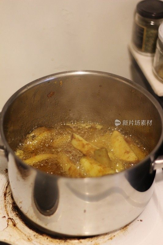 烹饪乐趣:一步一步的土豆炒过程
