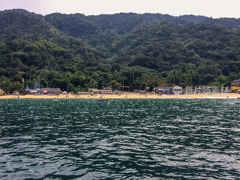 巴亚尔塔港墨西哥热带海岸线与海滩度假村