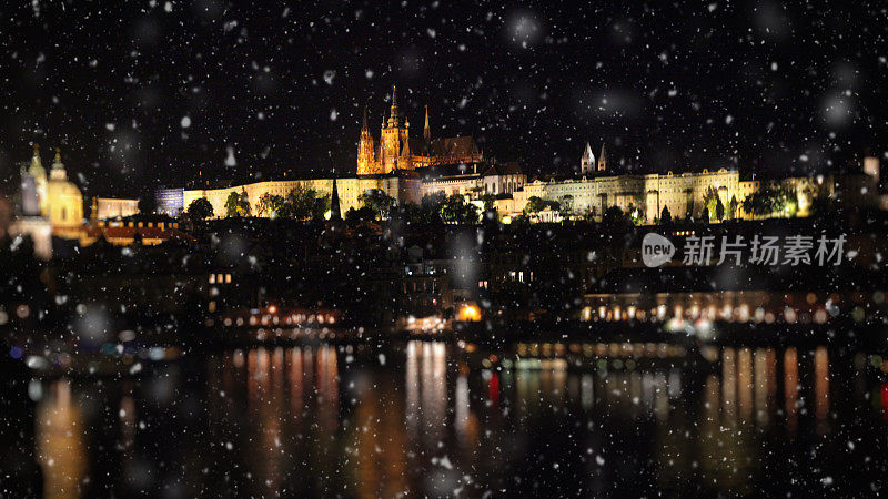 欧洲布拉格圣诞雪夜灯光