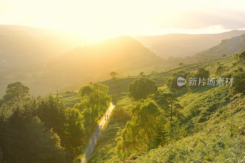 迪伊山谷的夏末