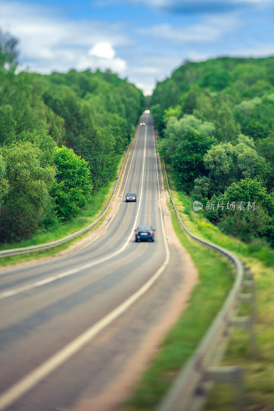 春季景观与道路(倾斜移位)