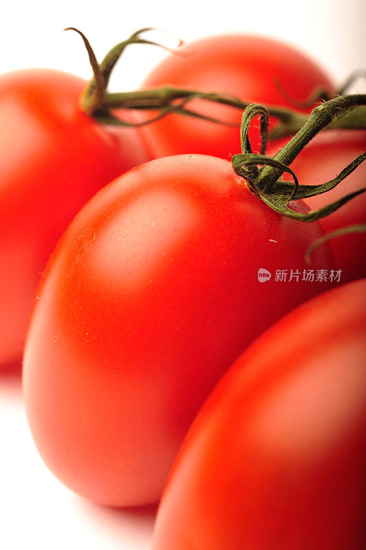 新鲜tomatos