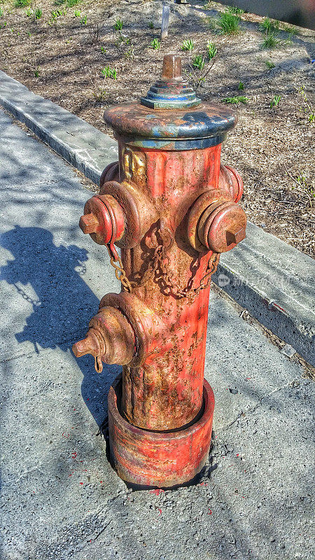 加拿大蒙特利尔的旧红漆水消防栓