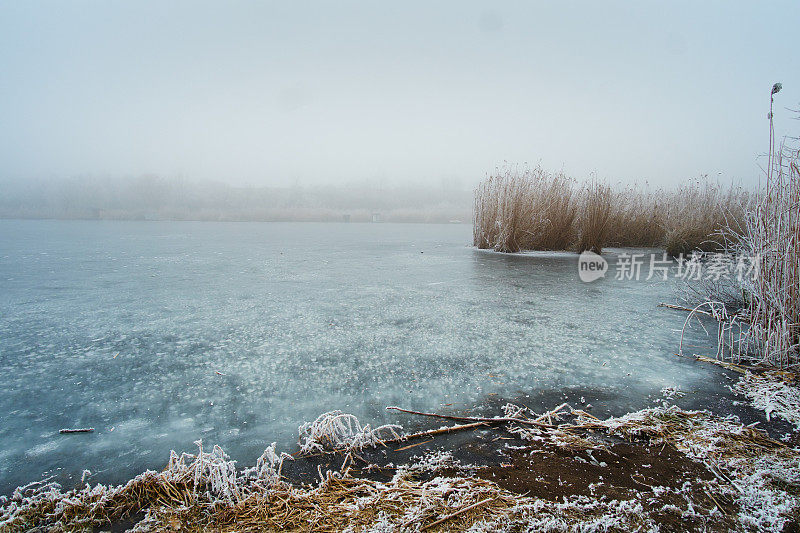 冬天冻湖