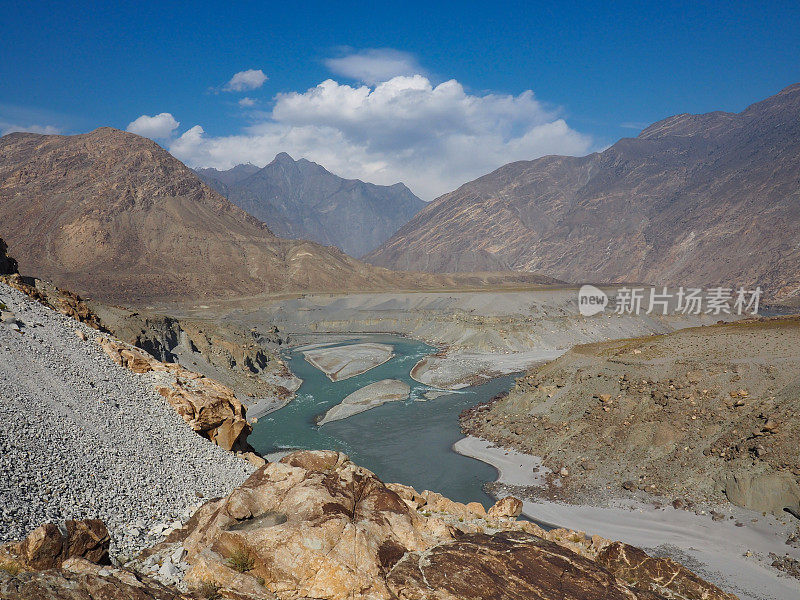 印度河和吉尔吉特河在巴基斯坦北部地区汇合