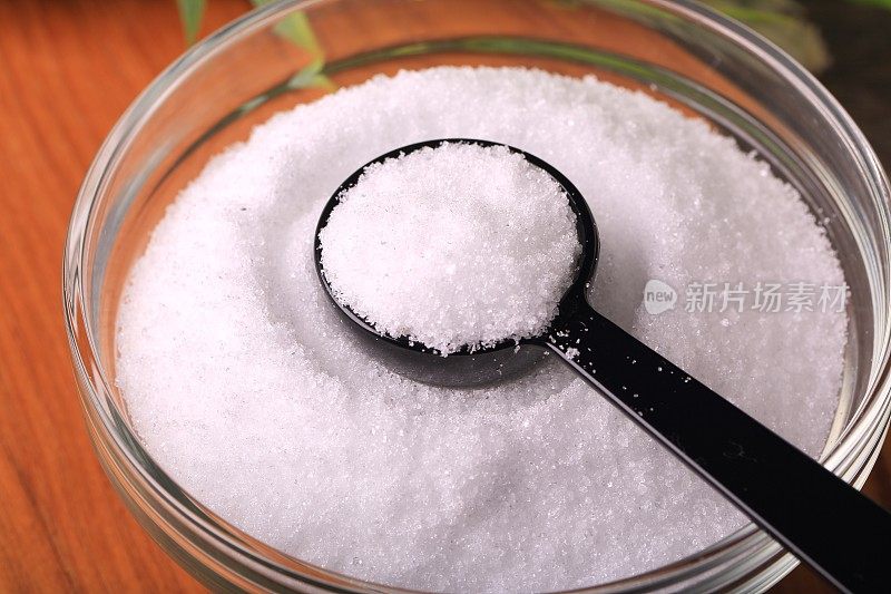 木糖醇放在玻璃碗里
