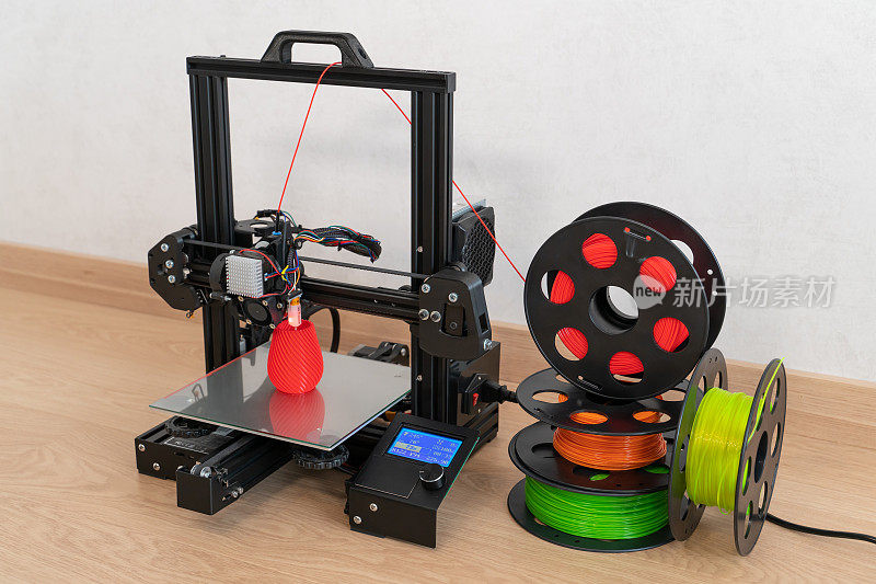 现代3D打印机和多色灯丝线轴