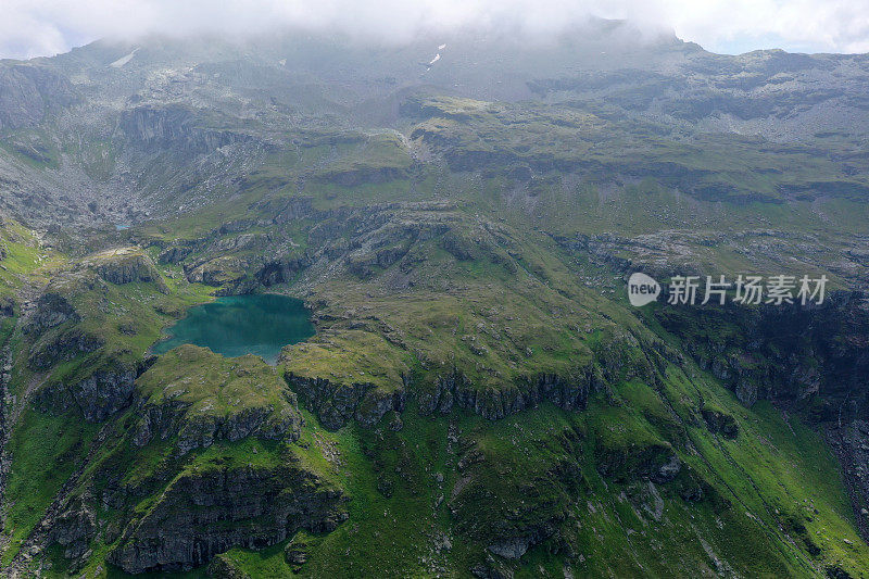 美丽的山湖