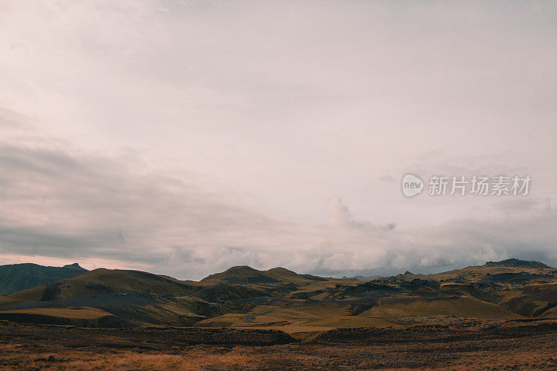 日出时的冰岛全景