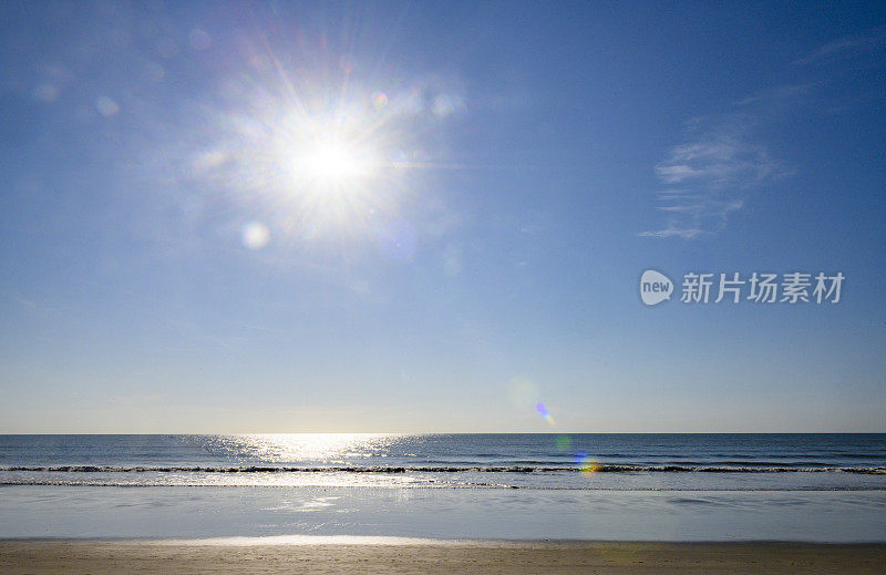 佛罗里达州可可海滩大西洋海面上的太阳