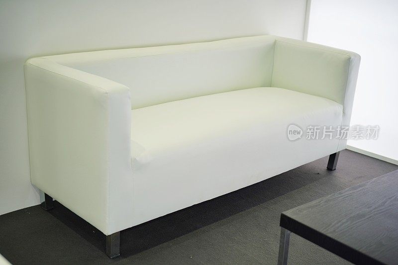 现代白色沙发