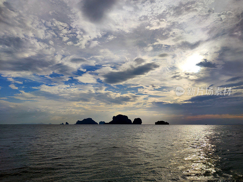 日落时分的波达岛，泰国甲米省
