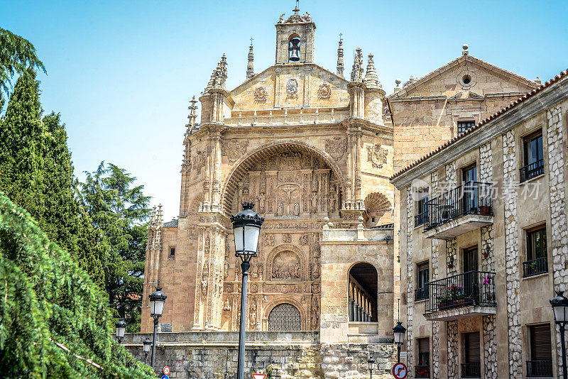 西班牙萨拉曼卡的圣埃斯特班修道院