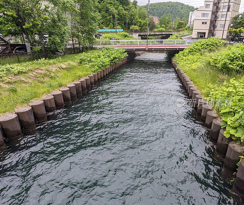 日本洞爷湖温泉镇的运河
