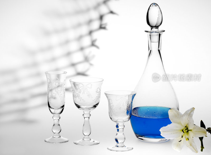 玻璃和玻璃水瓶