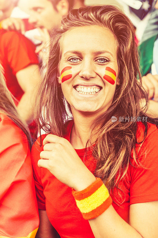 西班牙年轻女球迷，足球冠军