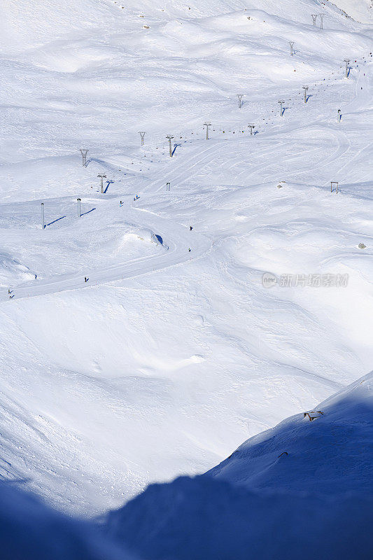 滑雪胜地滑雪胜地阿尔卑斯山美丽的冬天