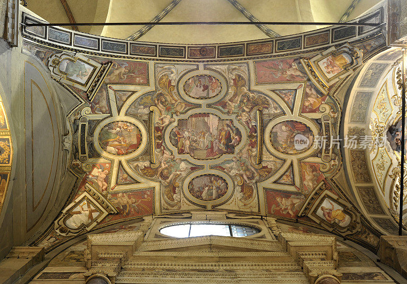 佛罗伦萨教堂的彩绘天花板