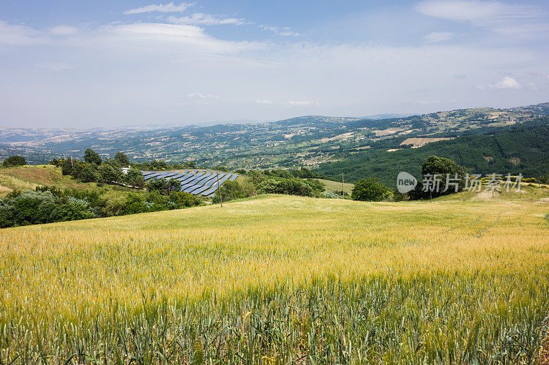 意大利莫利塞绿色能源公司的太阳能电池板